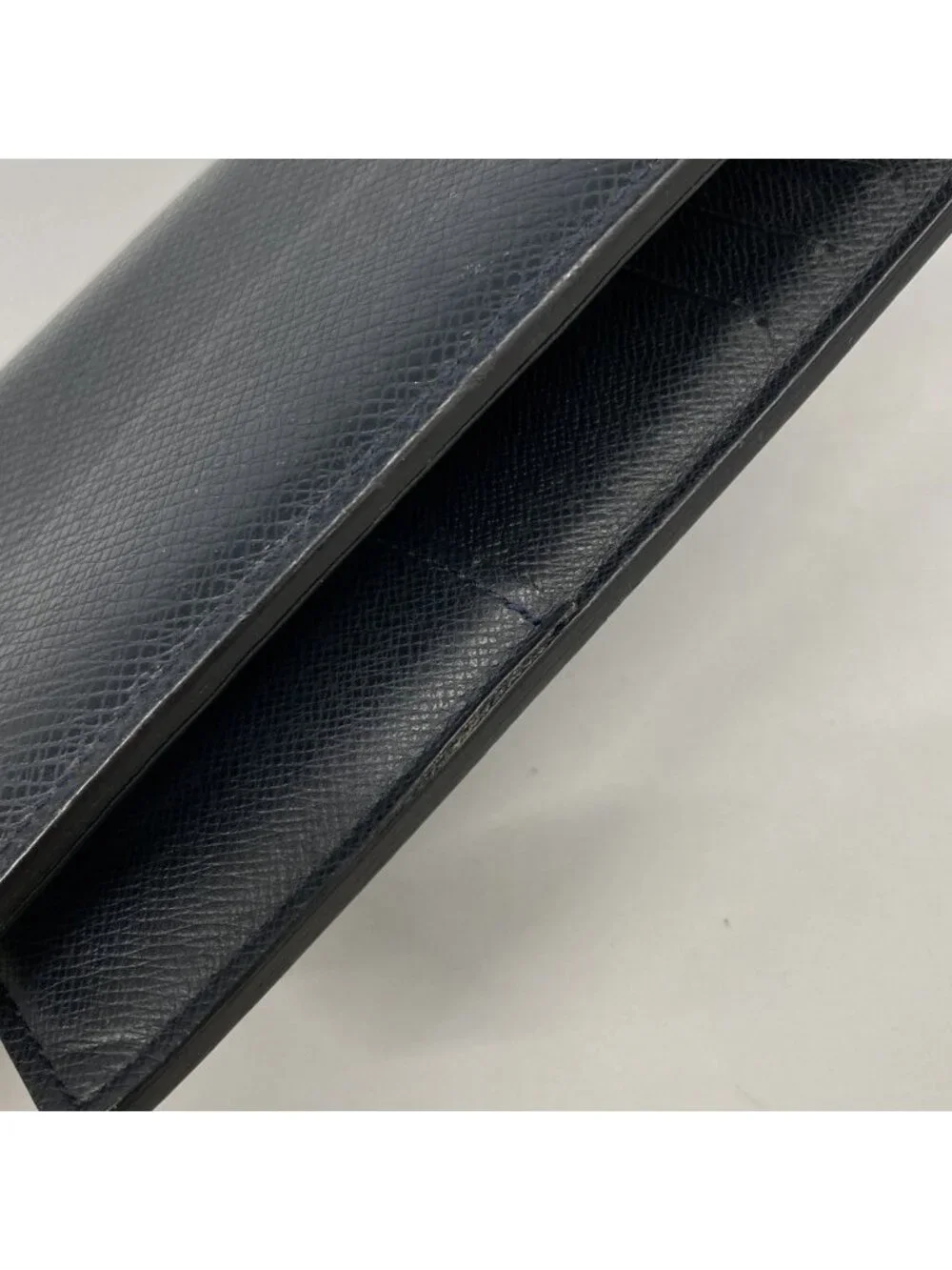 Louis Vuitton Wallet Taiga Portefeuille Brazza Boreal
